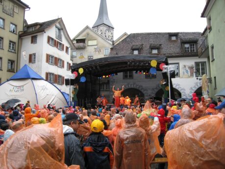 Martina, Pirmin und Annina am Konzert von Linard Bardill