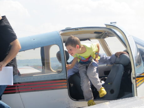 Noah fait un vol en avion